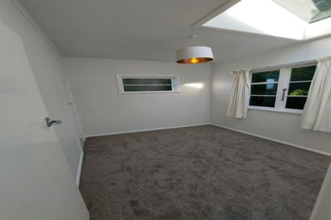 Photo of property in 7 Glenville Road, Karaka Bays, Wellington, 6022