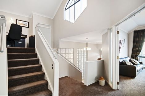 Photo of property in 6 Courtneys, West Harbour, Auckland, 0618