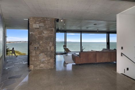 Photo of property in 1 Whitewash Head Road, Scarborough, Christchurch, 8081