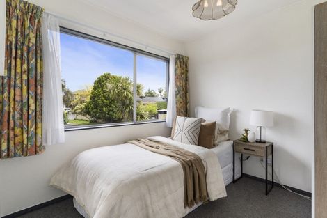 Photo of property in 5 Puawai Place, Northcote, Auckland, 0627