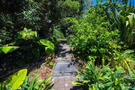 Photo of property in 61 Seaview Road, Piha, 0772