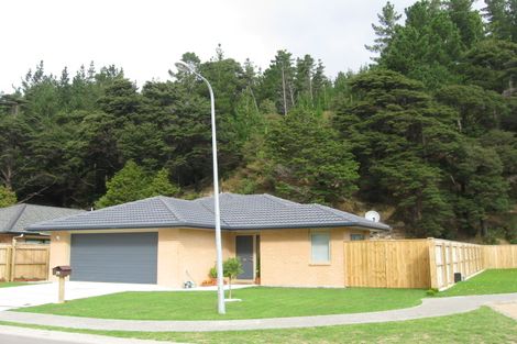 Photo of property in 35 Evergreen Crescent, Trentham, Upper Hutt, 5018