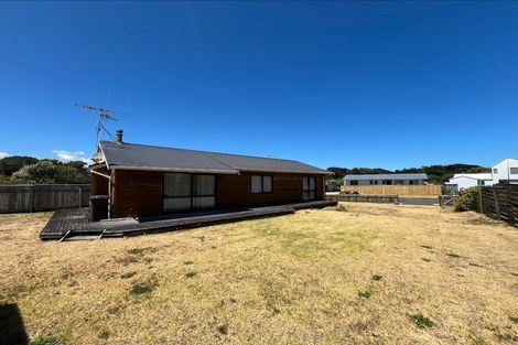 Photo of property in 19 Scott Avenue, Otaki Beach, Otaki, 5512