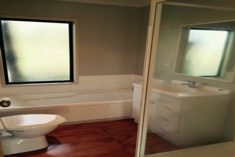 Photo of property in 7a Erica Road, Sunnynook, Auckland, 0620