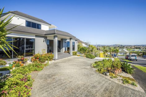 Photo of property in 22 Mccahill Views, Botany Downs, Auckland, 2010
