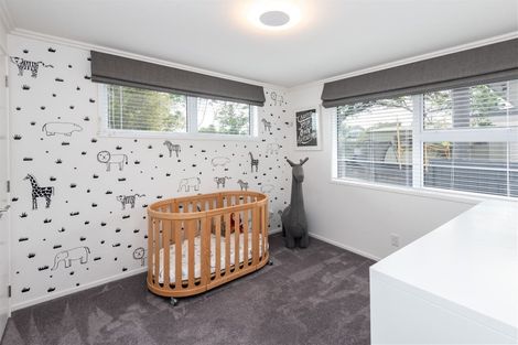 Photo of property in 19 Advene Road, Cockle Bay, Auckland, 2014