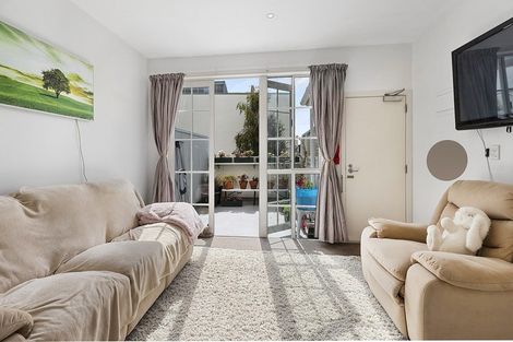 Photo of property in 33 Little George Street, Thorndon, Wellington, 6011