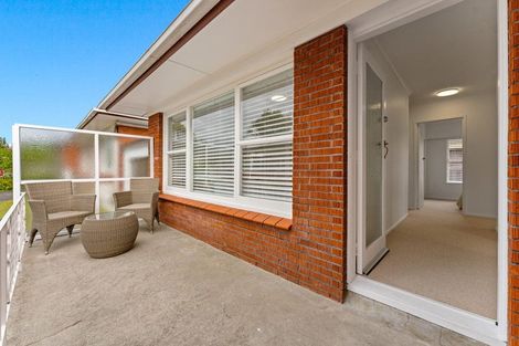 Photo of property in 1/18 Shakespeare Road, Milford, Auckland, 0620