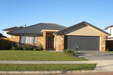 Photo of property in 15 Belfry Place, Wattle Downs, Auckland, 2103