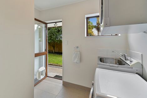 Photo of property in 10 Dalkeith Place, Opaheke, Papakura, 2113