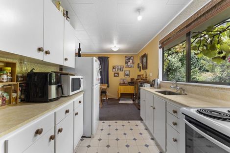 Photo of property in 2 Angle Street, Picton, 7220