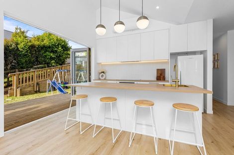 Photo of property in 31 Hewson Drive, Snells Beach, 0920