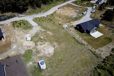 Photo of property in 27 Peregrine Falcon Road, Mount Creighton, Queenstown, 9371