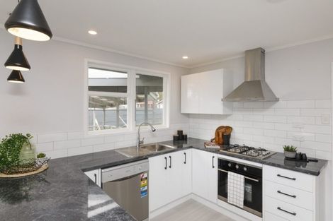 Photo of property in 42 Robinson Crescent, Westbrook, Palmerston North, 4412