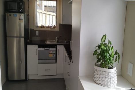 Photo of property in 27b Stott Avenue, Birkdale, Auckland, 0626