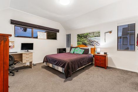 Photo of property in 1/22 Cherub Place, West Harbour, Auckland, 0618