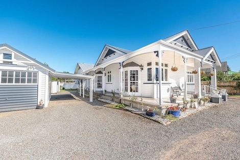 Photo of property in 9 Great North Road, Saint Johns Hill, Whanganui, 4501