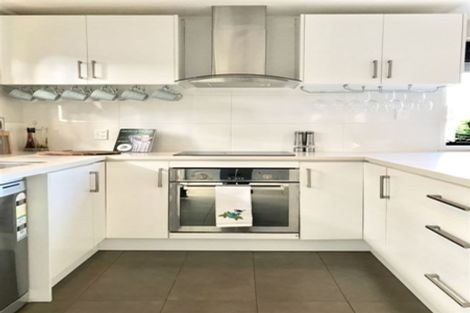 Photo of property in 1/18 Edwin Freeman Place, Ranui, Auckland, 0612