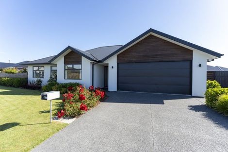 Photo of property in 41 Watkins Drive, Rangiora, 7400