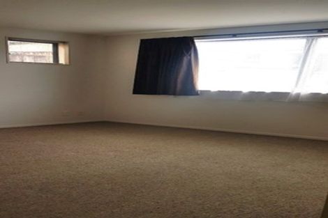 Photo of property in 52 Woodbank Drive, Glen Eden, Auckland, 0602