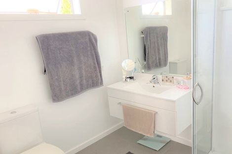 Photo of property in 7 Burns Street, Westown, New Plymouth, 4310