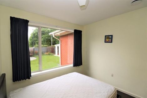 Photo of property in 15 Newbridge Place, Ilam, Christchurch, 8041