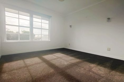Photo of property in 33b Gill Avenue, Te Atatu Peninsula, Auckland, 0610