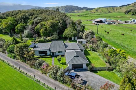 Photo of property in 43 Te Horo Hautere Cross Road, Te Horo, Otaki, 5582