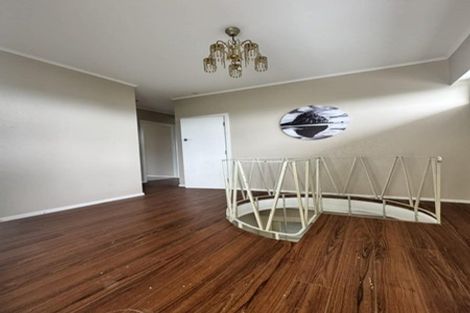 Photo of property in 25 Ellesmere Crescent, Pakuranga Heights, Auckland, 2010