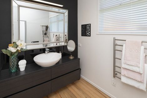 Photo of property in 144 Mellons Bay Road, Mellons Bay, Auckland, 2014