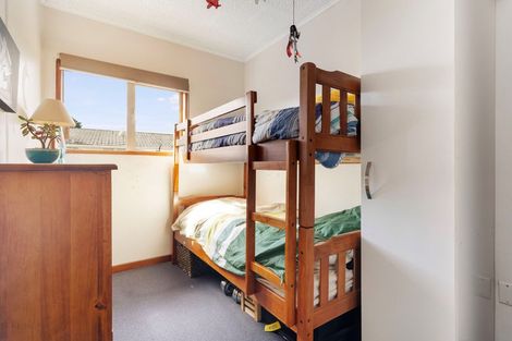 Photo of property in 2/2a Eskdale Road, Birkdale, Auckland, 0626