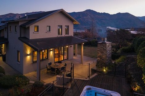 Photo of property in 50 Forest Heights, Wanaka, 9305