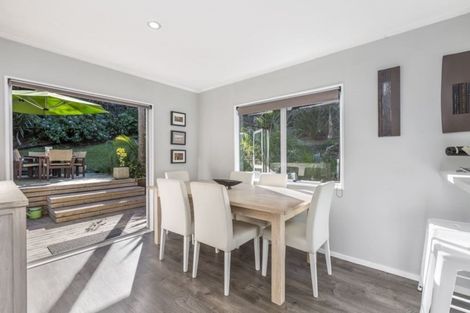 Photo of property in 2/9 Stitchbird Close, Murrays Bay, Auckland, 0630