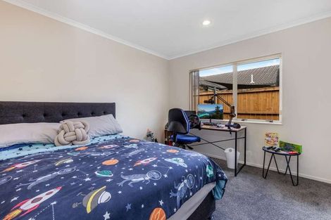 Photo of property in 39 Croftview Road, Wattle Downs, Auckland, 2103