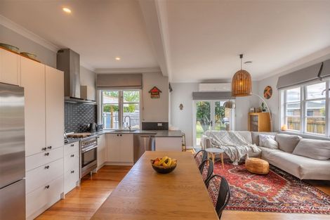 Photo of property in 5 Barker Road, Marewa, Napier, 4110