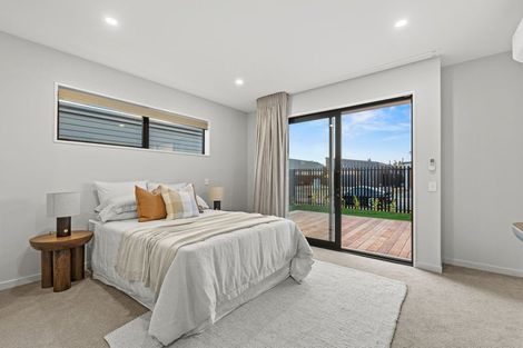 Photo of property in 1 Greystone Close, Halswell, 8025