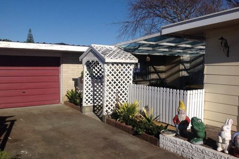 Photo of property in 3 Airedale Place, Waitara, 4320