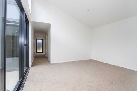 Photo of property in 33 Wallace Road, Ranui, Auckland, 0612