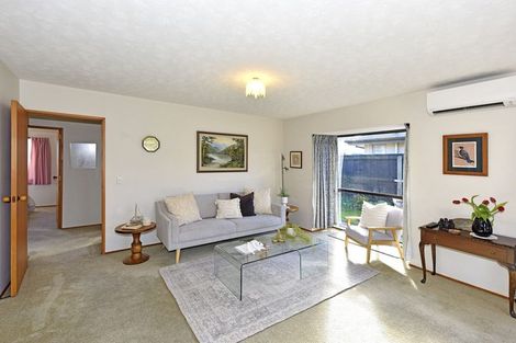 Photo of property in 3/9b Prestons Road, Redwood, Christchurch, 8051