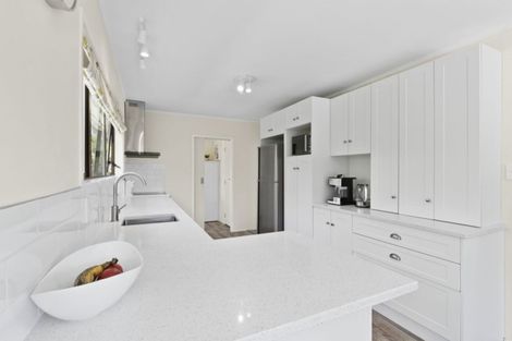 Photo of property in 5 Ladies Mile, Manly, Whangaparaoa, 0930