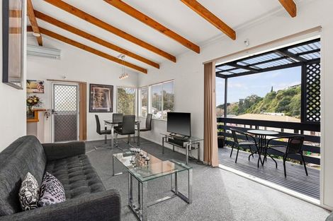 Photo of property in 94 Milton Road, Bluff Hill, Napier, 4110