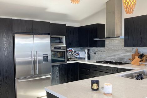 Photo of property in 6 Dunkeld Lane, Redcliffs, Christchurch, 8081