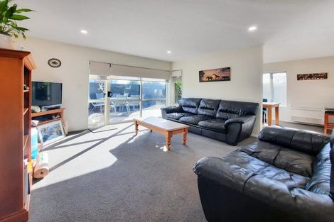 Photo of property in 55 Skerten Avenue, Hornby, Christchurch, 8042