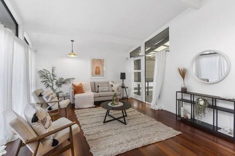 Photo of property in 3 Keldale Place, Forrest Hill, Auckland, 0620