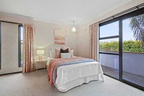 Photo of property in 18 Hawkswood Place, Avonhead, Christchurch, 8042