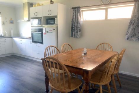 Photo of property in 16 Douglas Road, Waipukurau, 4200