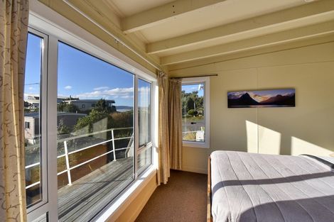 Photo of property in 529 Waikawa-curio Bay Road, Curio Bay, Tokanui, 9884