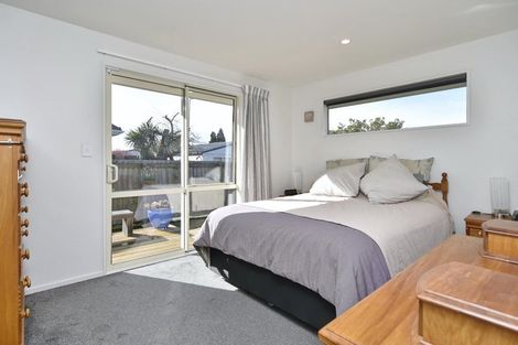 Photo of property in 241 Wainoni Road, Avondale, Christchurch, 8061