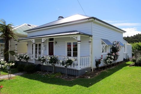 Photo of property in 80 Watt Street, Coromandel, 3506