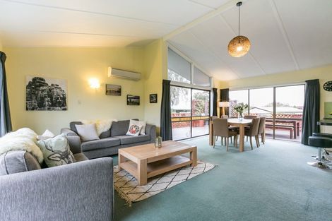 Photo of property in 27 James Cook Street, Havelock North, 4130